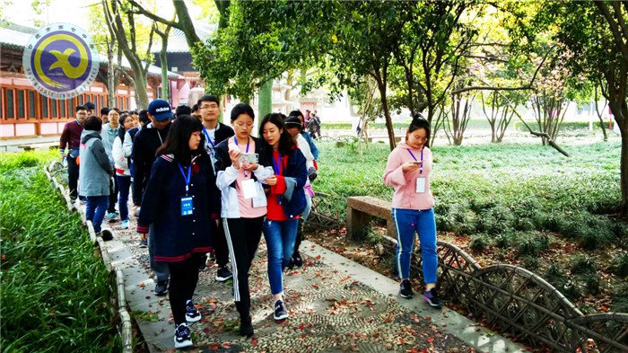 離時(shí)古寺西邊路，莘莘學(xué)子滿目中(圖2)