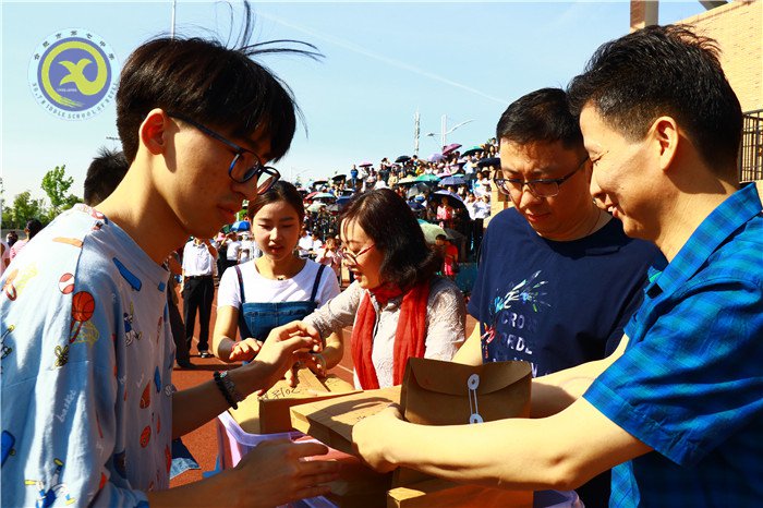 乘新時(shí)代和煦春風(fēng)，放飛美麗人生夢(mèng)想(圖10)